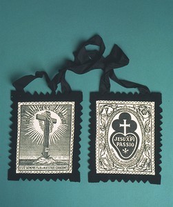 Black scapular of the Passion