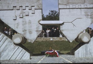 Earthquake victims monument