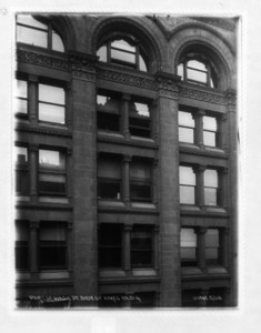 Part of Washington St. side of Ames Building, Boston, Mass., June 5, 1906