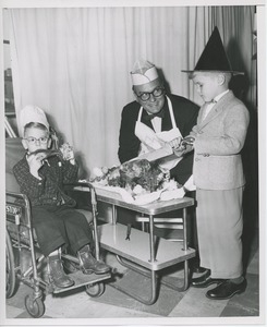 Dave Garroway with patients at Thanksgiving