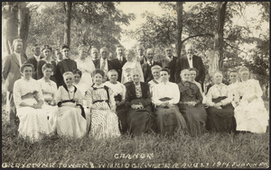 Grange picture 1914 showing members on lawn
