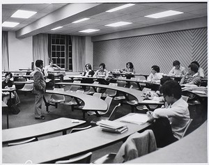 Photo of the Evening School of Management classes (graduate level)