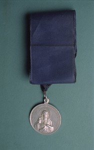 Ribbon of sodality aggregated to the Prima Primaria of the Roman College 