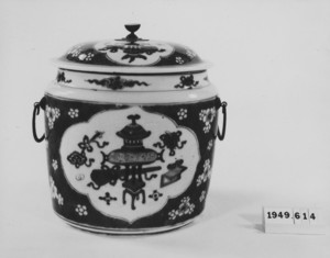 Pot with cover