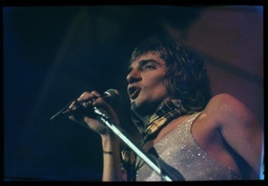 Rod Stewart in tartan scarf, performing with Faces, probably at the Reading Festival