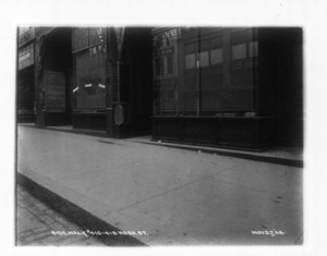 Sidewalk 416-418 Washington St., Boston, Mass., November 27, 1904