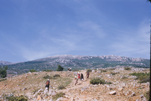 Women on Ramne path