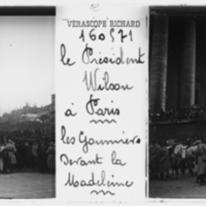 Crowds at the parade in Paris for President Wilson