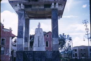 Statue of king