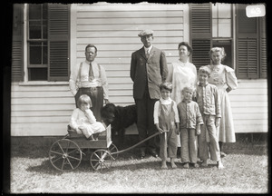 Family group (Greenwich, Mass.)