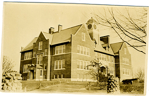 A Post Card Picture of a Winthrop School (unknown).