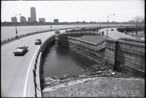 Views of Boston: cars on east entrance to Memorial Drive