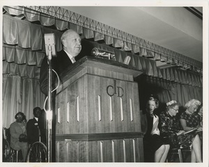 Jeremiah Milbank adressing a graduation ceremony