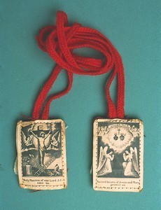 Red scapular of the Passion