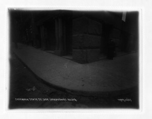 Sidewalk State St. side Devonshire Building, 16 State St., Boston, Mass., March 10, 1907