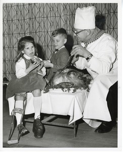 Children eating turkey