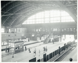 Sullivan Square Terminal looking south from balcony