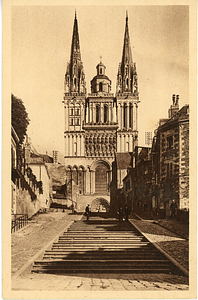 Postcard: Angers - Cathedrale et montee Saint-Maurice