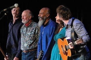 Walter Parks, Pete Seeger, Richie Havens, Sarah Lee Guthrie, and Johnny Irion (from left) on stage at the Clearwater Festival