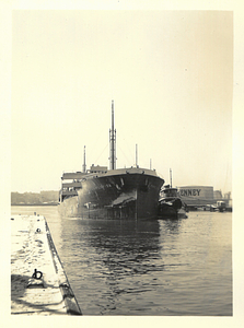 [View of the ship "Pan Florida" on Chelsea Creek]