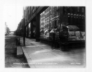 Sidewalk Kneeland St., south side, corner Washington St., Boston, Mass., October 1904