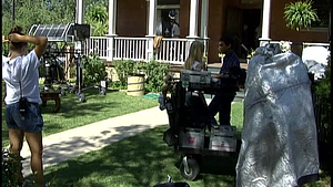 ¡Colores!; On Set of Coyote Waits