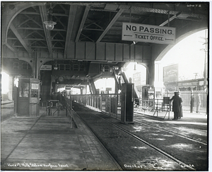 Forest Hills Station, surface level