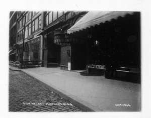Sidewalk at Jeweler's Building, Washington and Bromfield Street, Boston, Mass., October 1904