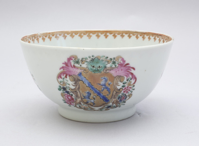 Armorial tea bowl