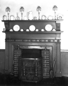 Gold-Appleton-Longfellow-Plunkett House, Pittsfield, Mass., Sitting Room.