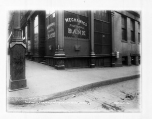 Sidewalk corner Washington and Franklin Sts., sec.5, north side, 378 Washington Street, Boston, Mass., November 13, 1904