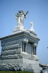 Metairie Cemetery (New Orleans, La.): Aldige tomb