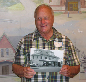 Leo Kelly at the Quincy Mass. Memories Road Show