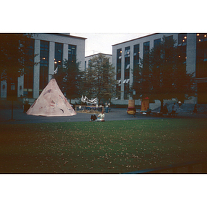 Camp in the quadrangle