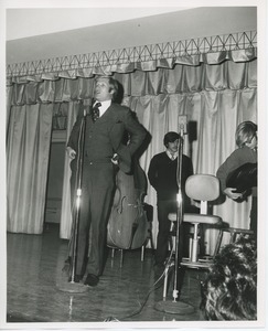 Actor Ken Howard on stage at Thanksgiving celebration