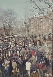 Students in front of Alumni Hall