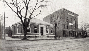 Main Street, between Chestnut and Avon Streets, circa 1905