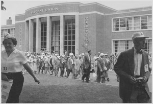 Class of 1918 reunion in front of Student Union