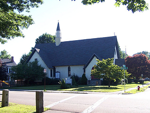 Emmanuel Episcopal Church at 5 Bryant Street, Wakefield, Mass.