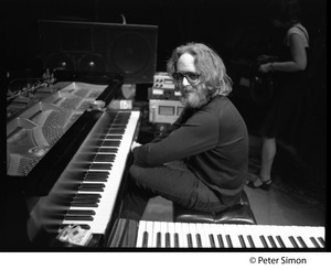 Keith Godchaux (Grateful Dead) at the keyboards, in performance