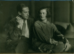 Three-quarter double portrait of Walter and Ise Gropius, seated, location unknown, 1929