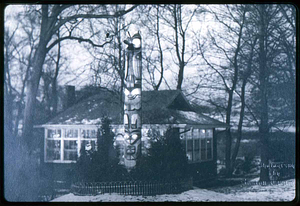 Peckhams Gardens, Central Street