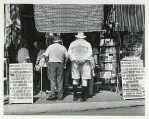 Wayne and Cliff at tourist shop