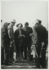 Shirley Graham Du Bois interviewing a Chinese worker