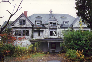 Grey Gables : nursing school at Danvers State Hospital