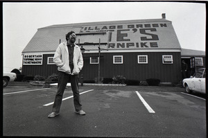 Lennie Sogoloff in front of the closing Lennie's on the Turnpike