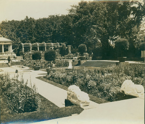 View of the Evans garden, Beverly, Mass., undated