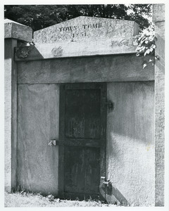 "Town Tomb 1851" mausoleum