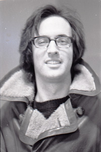 Jon Landau mid-length portrait