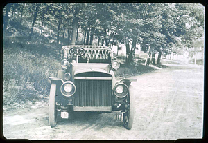 Old steamer car, Dord family, on Adams Ave, Saugus